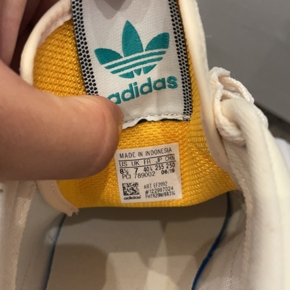 NWOB Adidas SlamCourt Star Sneakers - Picture 9 of 10